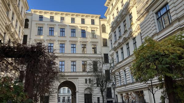 In Riehmers Hofgarten stehen viele Wohnungen leer.