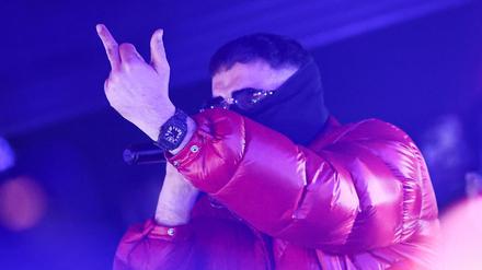 Der Rapper Haftbefehl bei einem Auftritt.