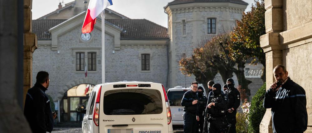 Ein Gefängnisausbrecher in Frankreich ist später beim Kaffeetrinken in einem Bistro gefasst worden. (Symbolfoto)