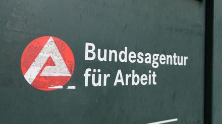 Im November ist es auf dem deutschen Arbeitsmarkt nur zu einer leichten Entspannung gekommen (Archivbild). 