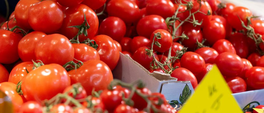 Verbraucher spüren beim Einkauf die gestiegenen Lebensmittelpreise.