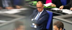 Der Bundestag bestimmt, wie die Regierung von Friedrich Merz im nächsten Jahr Geld ausgeben darf. 