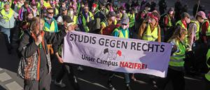 Auch gegen die rechtsextremen Partei „Die Heimat“ (vormals NPD) gingen die „Studis gegen Rechts“ auf die Straße.