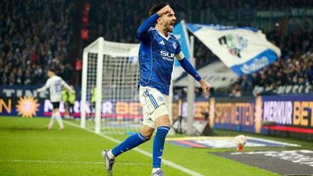 Kenan Karaman traf zum 1:1 für Schalke.