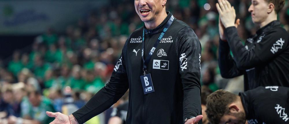 Trainer Filip Jicha und der THW Kiel spielten beim ThSV Eisenach.