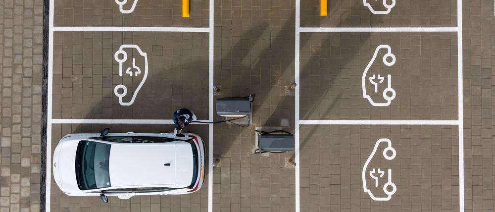 Die Zahl der Elektroautos auf deutschen Straßen nähert sich zwei Millionen. 