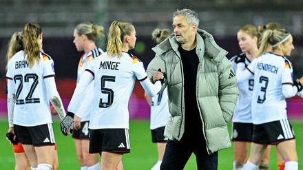 Unzufrieden mit dem 0:0 auf dem Betzenberg: Bundestrainer Christian Wück.