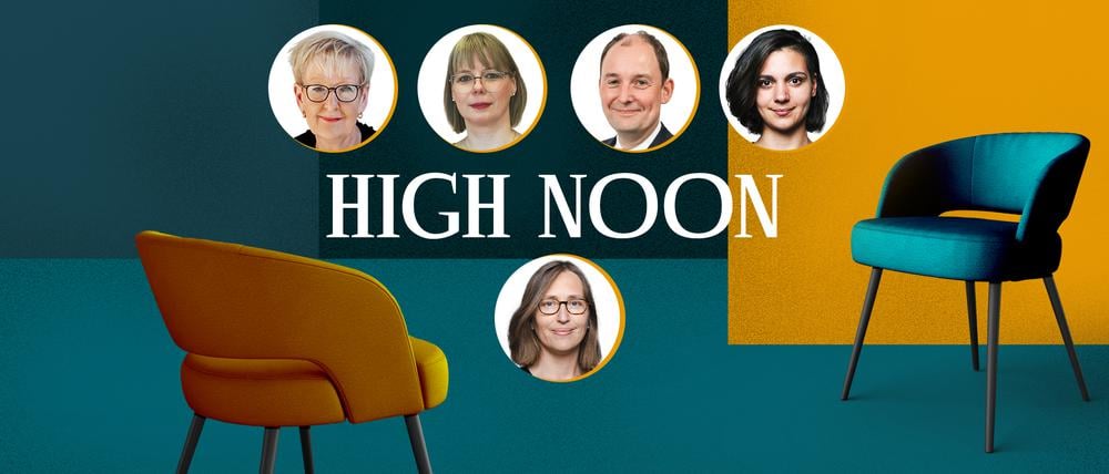 Die Speaker Stefanie Babst, Cindy Wittke-Hohlfeld, Patrick Keller, Maria Kotsev (im Bild oben von links nach rechts) und Anja Wehler-Schöck als Moderatorin (im Bild unten).