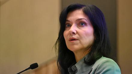 Katherina Reiche (CDU), Bundesministerin für Wirtschaft und Energie, hält eine Rede bei einem Energieforum in Abu Dhabi (Archivbild).