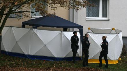 Ein Mädchen ist in Bremen aus einem Fenster gestürzt und den Verletzungen erlegen.