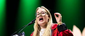 Henriette Held, Bundessprecherin der Grünen Jugend, spricht beim Bundesparteitag von Bündnis 90/Die Grünen.