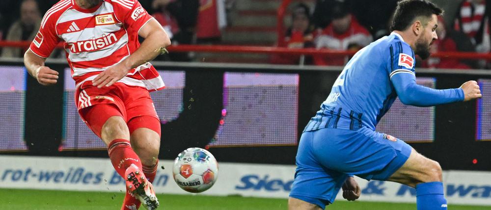 Rani Khedira (l) avancierte erneut zum Matchwinner für Union Berlin.