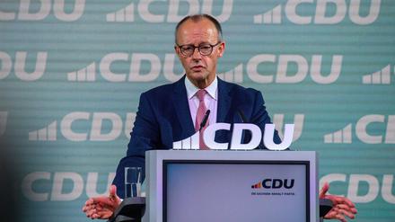 Bundeskanzler Friedrich Merz (CDU) betrachtet es als Glück und Zufall, im Westen geboren und aufgewachsen zu sein. 