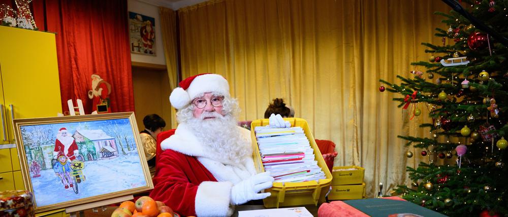 In Himmelpfort ist die zentrale Poststelle des Weihnachtsmannes in Brandenburg. (Archivbild)