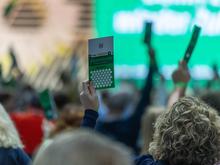 Stundenlange Diskussion auf Parteitag: Grüne fordern Taurus für die Ukraine und verpflichtende Musterungen