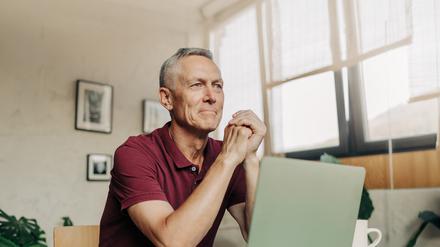 Wer nach dem offiziellen Rentenalter weiterarbeitet, ist oft glücklicher.