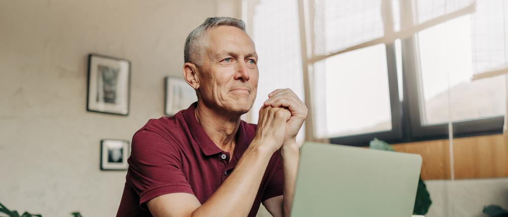 Wer nach dem offiziellen Rentenalter weiterarbeitet, ist oft glücklicher.