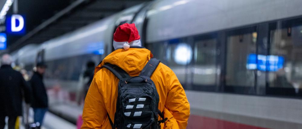 Die Deutsche Bahn hat zu Weihnachten mehr Tickets verkauft als im Vorjahr (Symbolbild).