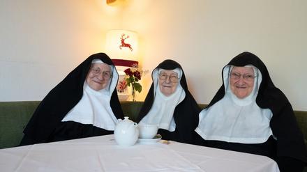 Schwester Rita, Schwester Regina und Schwester Bernadette wollen das Angebot der Kirche nicht annehmen. (Archivbild)