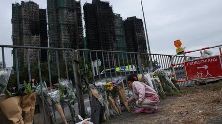 Die Trauer nach dem verheerenden Hochhausbrand in Hongkong ist groß.