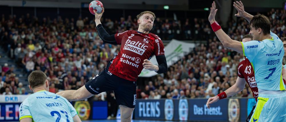 Simon Pytlick in Aktion. Noch wirft er für Flensburg.