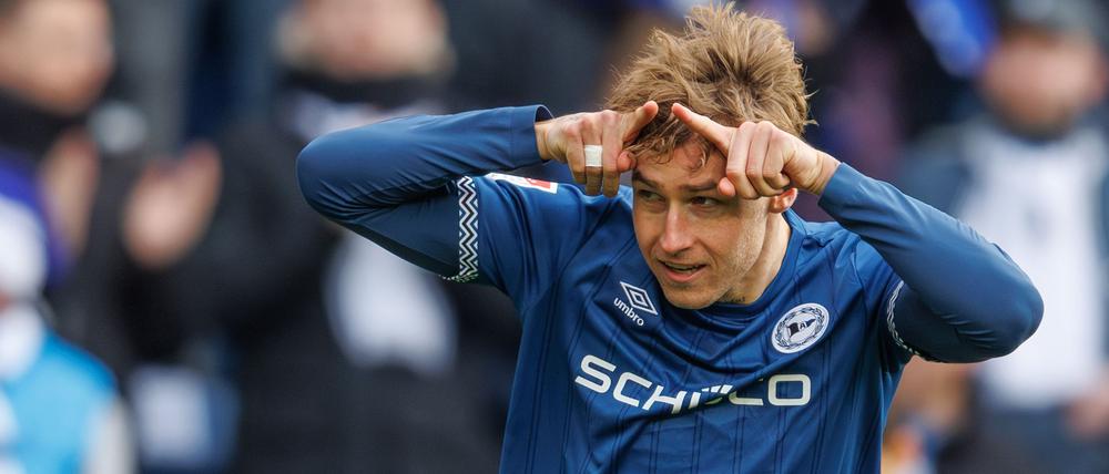 Geburtstagskind Grodowski feiert den Treffer gegen seinen Ex-Club.