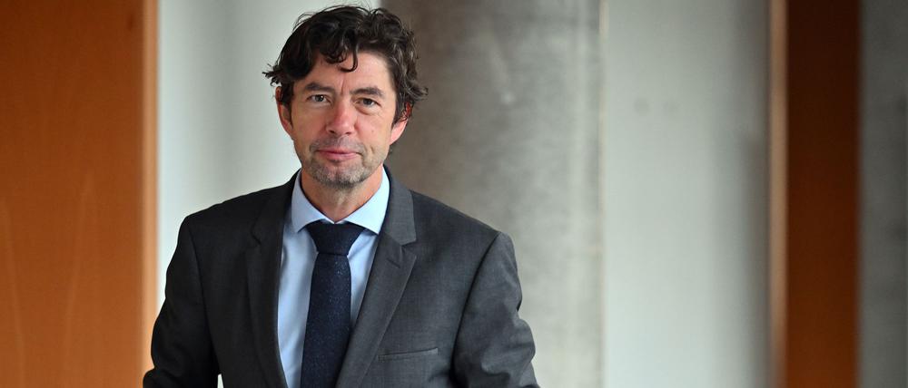 Am 11. November trat Christian Drosten bereits als Zeuge im Corona-Untersuchungsausschuss im Thüringer Landtag auf. 