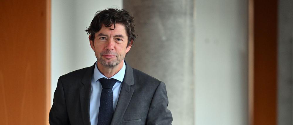 Am 11. November trat Christian Drosten bereits als Zeuge im Corona-Untersuchungsausschuss im Thüringer Landtag auf.