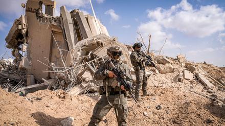 Israelische Soldaten gehen bei Rafah gegen die Hamas vor.