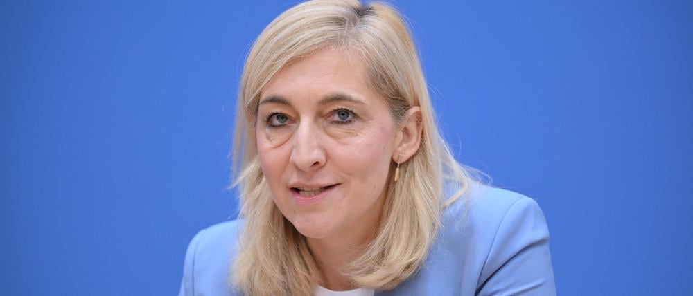 Bundesgesundheitsministerin Nina Warken (CDU) spricht während einer Pressekonferenz zur Stellungnahme der Ärztekammer zu den Anforderungen an ein tragfähiges Public-Health-System in Deutschland. 