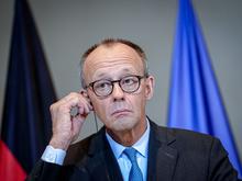 Vergleiche zwischen Merz und Stromberg: Regierungssprecher gesteht optische Ähnlichkeiten zu