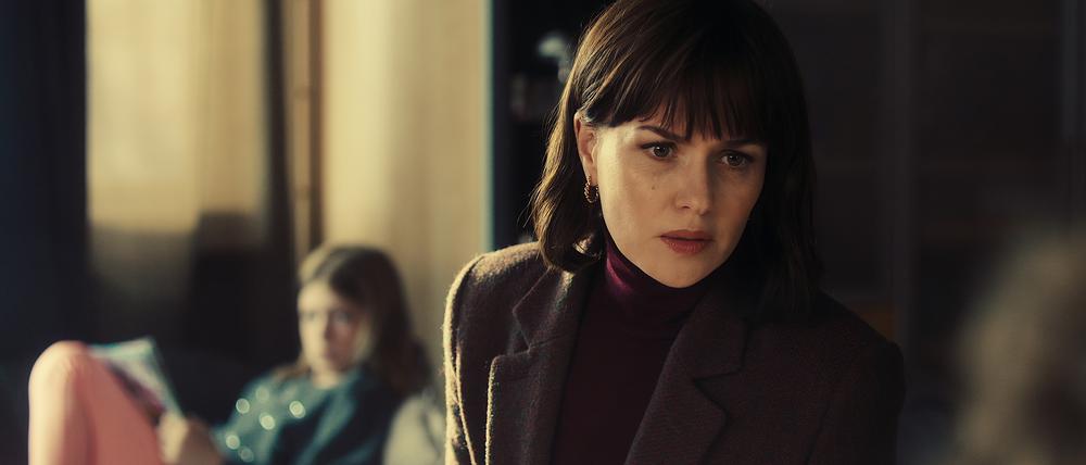 ARD/HR TATORT: LICHT, Fernsehfilm, Deutschland 2025, Regie: Rick Ostermann, am Sonntag (30.11.25) um 20:15 Uhr im ERSTEN und in der ARD Mediathek. Maryam Azadi (Melika Foroutan) © HR/Sommerhaus, honorarfrei - Verwendung gemäß der AGB im engen inhaltlichen, redaktionellen Zusammenhang mit genannter HR-Sendung bei Nennung "Bild: HR/Sommerhaus" (S2+). HR/Pressestelle, Tel: 069/155-4954