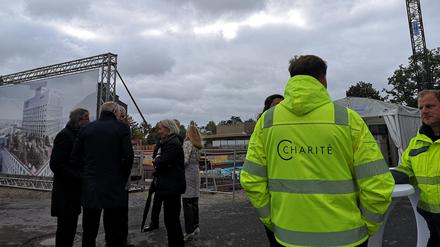 Auf der Baustelle des Herzzentrums am Charité-Campus in Wedding.