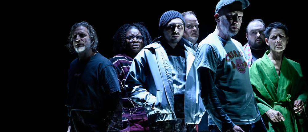 „Let Them Eat Chaos“ von Kae Tempest erzählt von Großstadteinsamkeit. 