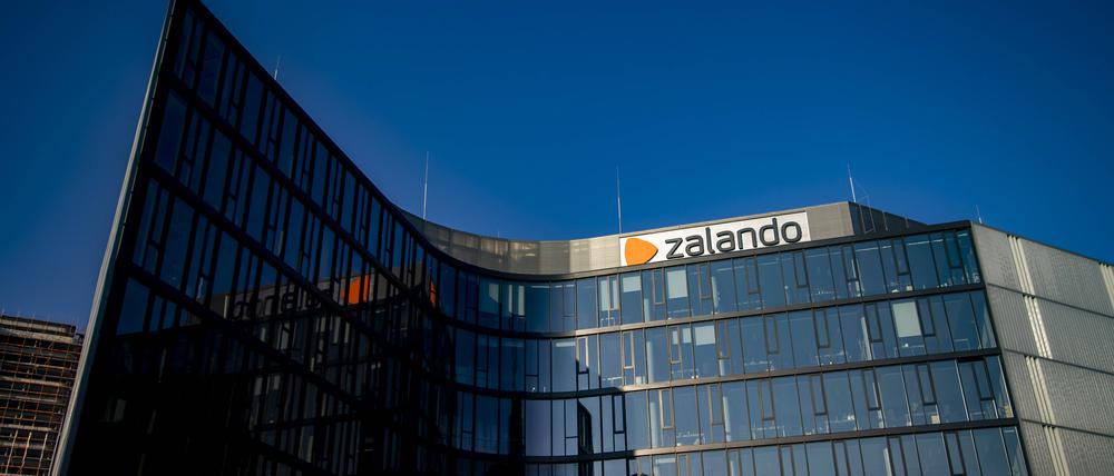 Der börsennotierte Einzelhändler Zalando vertreibt Kleidung, Schuhe, Kosmetik und Accessoires.