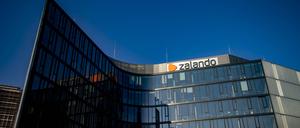 Der börsennotierte Einzelhändler Zalando vertreibt Kleidung, Schuhe, Kosmetik und Accessoires.