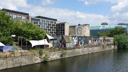 Das Yaam in Berlin-Friedrichshain und andere Clubs kämpfen wegen der Grundsteuerreform mit massiv gestiegenen Kosten.