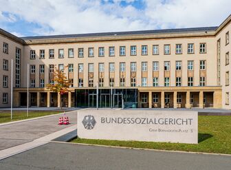 Das Bundessozialgericht prüft, ob das Arbeitslosengeld II im Jahr 2022 ein menschenwürdiges Existenzminimum sicherte. (Archivbild)