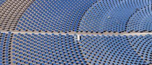 Ein riesiges Solarkraftwerk in der chinesischen Wüstenregion Xinjiang. (Symbolbild).