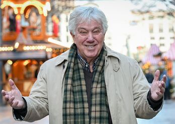 Ob jung oder alt - mit den Liedern von Rolf Zuckowski kann die Achtsamkeit auf der Straße geschärft werden. (Archivbild)