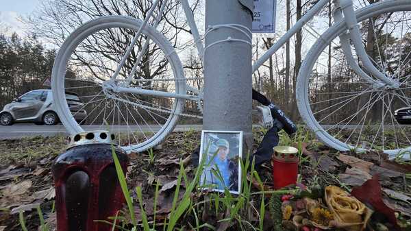 Am Müggelheimer Damm wurde im November 2025 ein Radfahrer von einem abbiegenden Auto tödlich verletzt.