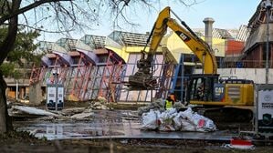 Am Sport- und Erholungszentrum (SEZ) in Berlin-Friedrichshain haben Arbeiten begonnen. 