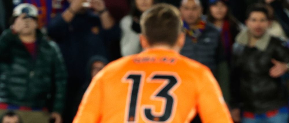 Barca-Star Lamine Yamal lieferte sich einige Zweikämpfe mit Atletico Madrids Carlos Martin.