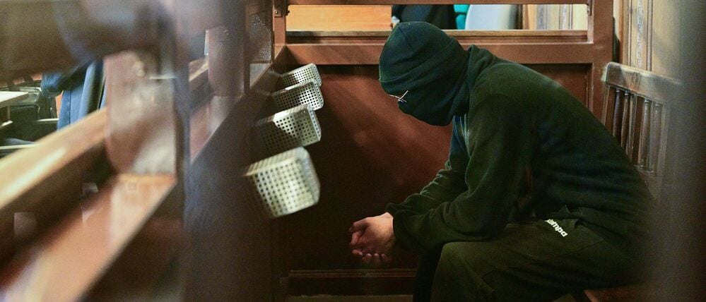 Der 19-Jährige ist unter anderem wegen versuchten Mordes angeklagt. (Archivbild) 