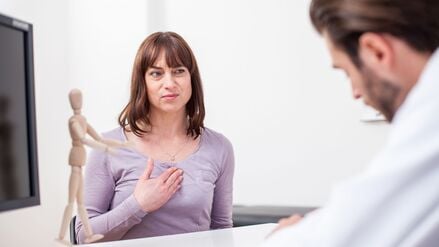 Der Begriff „Medical Gaslighting“ beschreibt die Situation, wenn Patientinnen und Patienten das Gefühl haben, ihre Wahrnehmung werde systematisch infrage gestellt. 