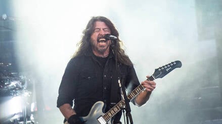 American band Foo Fighters performs on the Orange Stage at Roskilde Festival on Friday, July 5, 2024.. Photo: Helle Arensbak/Ritzau Scanpix , Roskilde Denmark *** American band Foo Fighters performs on the Orange Stage at Roskilde Festival on Friday, July 5, 2024 Photo Helle Arensbak Ritzau Scanpix , Roskilde Denmark PUBLICATIONxINxGERxSUIxAUTxONLY Copyright: HellexArensbak HellexArensbakx spdk20240705-231108-L CreditIMAGO / Ritzau Scanpix
Aufnahmedatum
05.07.2024Medien-ID0706808681
Mediengröße2.734x1.820 PixelAmerican band Foo Fighters performs on the Orange Stage at Roskilde Festival on Friday, July 5, 2024.. (Photo: Helle Arensbak Ritzau Scanpix) , Roskilde Denmark *** American band Foo Fighters performs on the Orange Stage at Roskilde Festival on Friday, July 5, 2024 Photo Helle Arensbak Ritzau Scanpix , Roskilde Denmark Copyright: HellexArensbak HellexArensbakx spdk20240705-231108-L