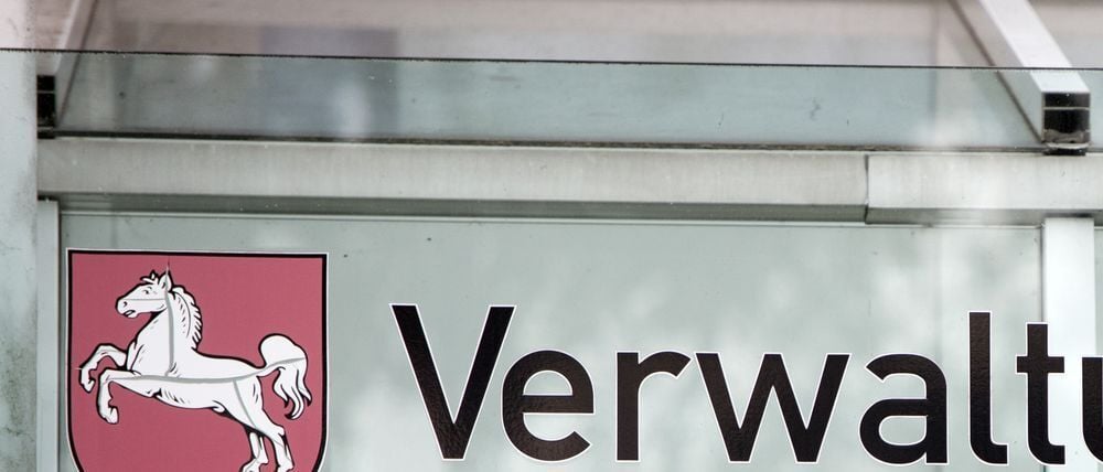 Ein Verwaltungsgericht soll entscheiden, ob die Kündigung rechtens ist. (Symbolbild)