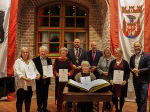 Spandauer Ehrennadel 2025 - wichtigste Auszeichnung des Bezirks