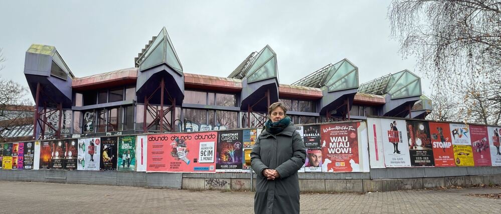 Ursula Quatember, Professorin an der TU Berlin, Fachgebiet Bau- und Stadtbaugeschichte, fordert den Erhalt des SEZ. 