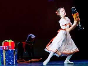 Deutsche Oper Berlin: „Kinder tanzen – Der Nussknacker“, ein Ballett mit Musik von Pjotr I. Tschaikowskij.